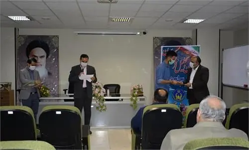 تجلیل از دانش آموزان تحت حمایت دارای رتبه برتر در کنکور سراسری

