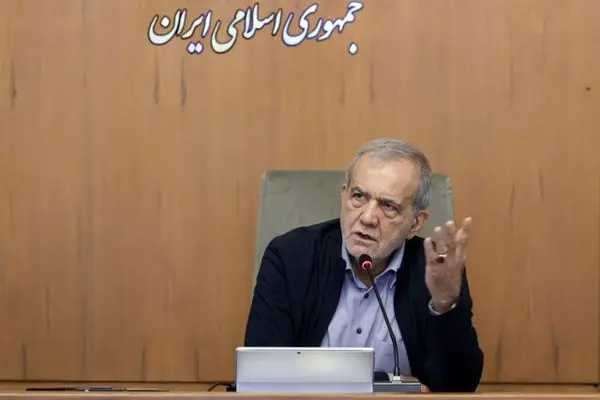 آغاز عملیات اجرایی ۷۰۰ مگاوات نیروگاه خورشیدی