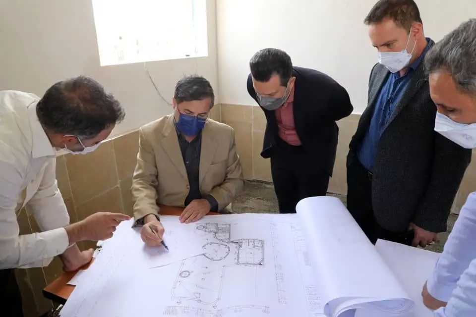  توجه به معماری اصیل ایرانی و روح معماری اسلامی

