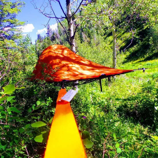 چادر معلق در هوا نیم تن وزن را تحمل میکند+عکس