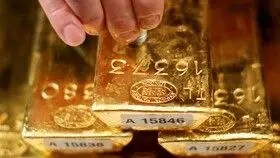 طلای جهانی عقب‌نشینی کرد

