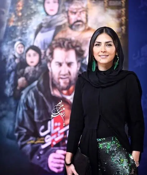 لباس عجیب و غریب خانم بازیگر در یک مهمانی خصوصی+عکس