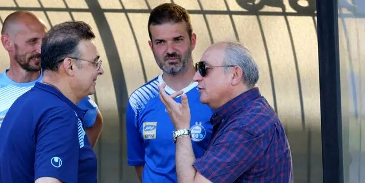 کاش دربی هفته هشتم تا دهم برگزار می‌شد/استراماچونی از آرتیست بازی خوشش نمی‌آید