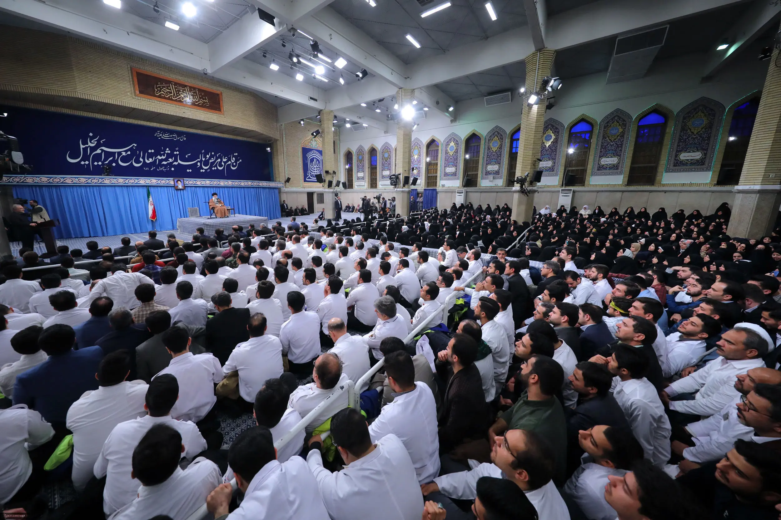 کشور را به سمت جنگ نمی‌بریم