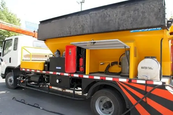 بهره برداری از اولین دستگاه فلاسک آسفالت در منطقه 3 تهران