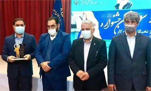 تندیس واحد نمونه صنعتی و‌ کارگر نمونه صنعتی در جشنواره امتنان به شرکت فولاد خوزستان رسید

