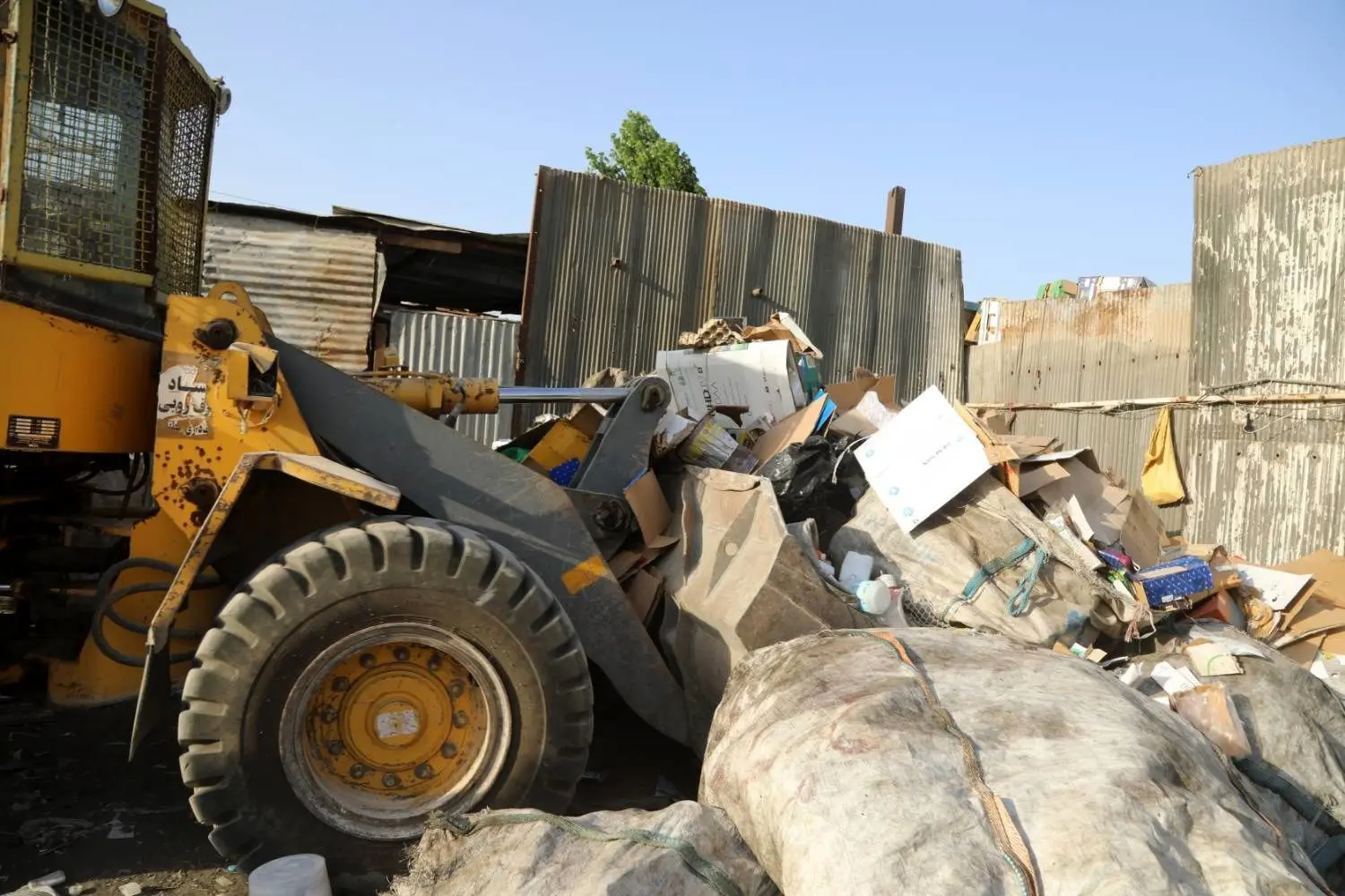 3 تن پسماند خشک از محل تفکیک غیر مجاز در ناحیه 3 منطقه ۱۹ جمع آوری شد

