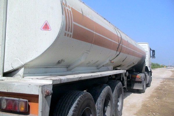 روزانه ۲۰ تا ۴۰ میلیون لیتر سوخت قاچاق  می شود