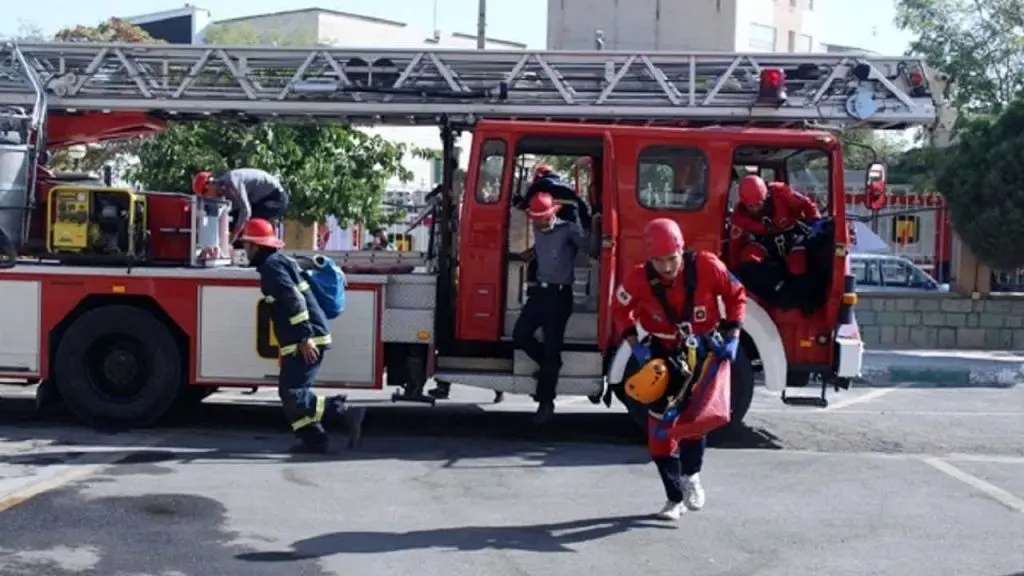 تجهیز ماشین‌آلات و لوازم حفاظت فردی سازمان آتش‌نشانی شهرداری اراک

