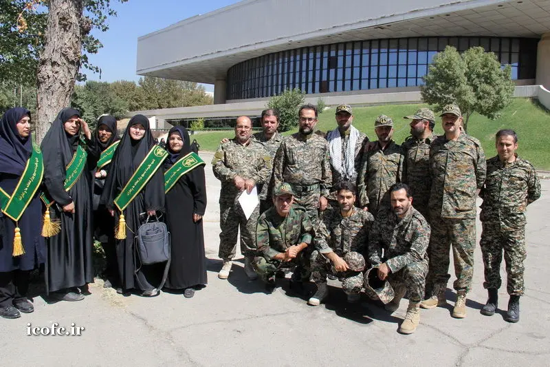 گردهمایی بسیجیان وزارتخانه ها و ادارات در سالن ١٢ هزار نفری آزادی 

