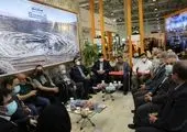 بازدید شرکت کنندگان در همایش معدنکاری دیجیتال از غرفه چادرملو

