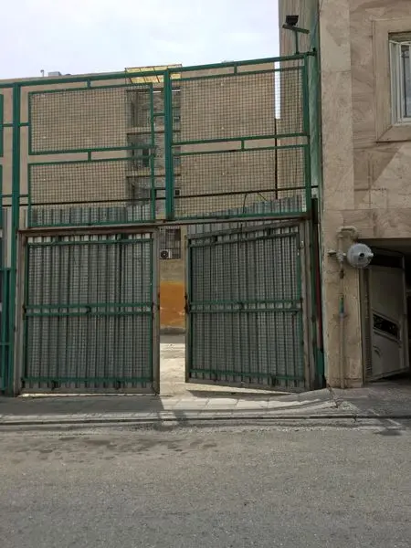 در احقاق حقوق مردم تمام قد ایستاده ایم