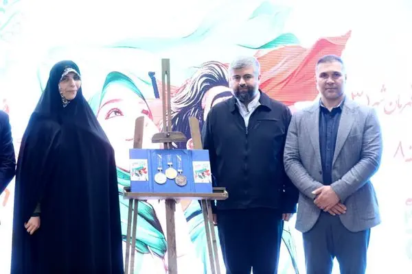 برای اولین بار از مدال ورزشی منطقه۸ رونمایی شد