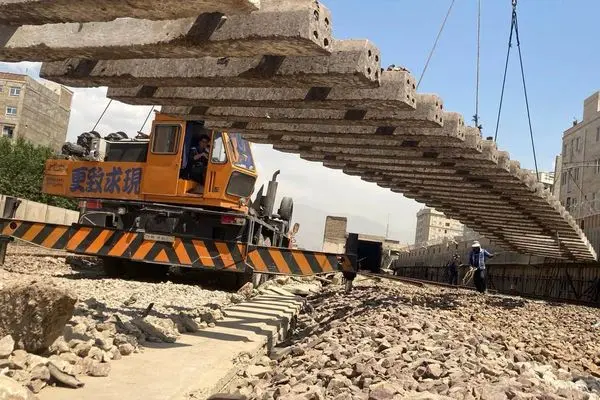 نوسازی بخش جنوبی خط یک مترو با حضور ۴۰۰ نیروی انسانی و ۸۰ دستگاه ماشینآلات سنگین