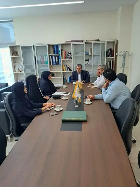 نشست مسئول گردشگری منطقه ۲۱ با مدیر و کارشناسان گردشگری ایران مال