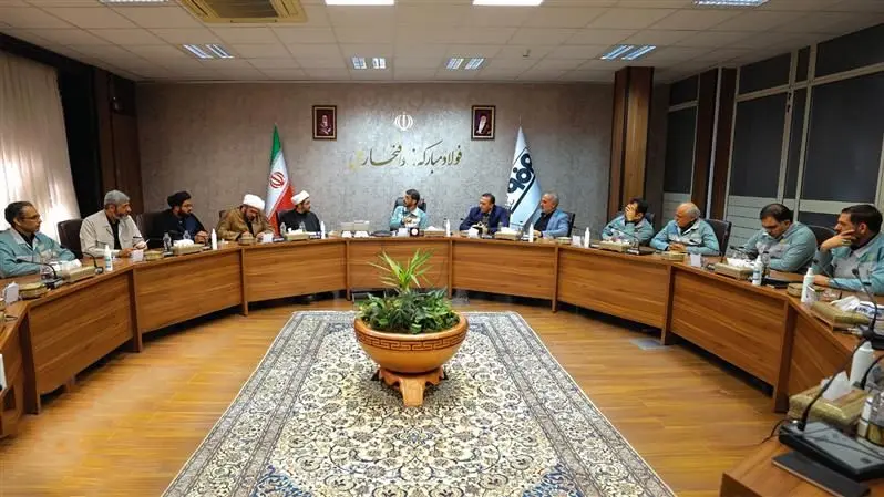 اراده و همت مردان پولادین فولاد مبارکه انقلاب و نظام اسلامی را به فراز قله‌ها رهنمون ساخته است

