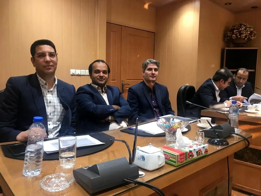 قطار مجمع استانی بانک قومین در ایستگاه دیار کریمان
