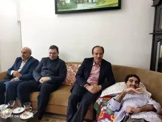  مدیرعامل بیمه آسیا از کارمند شعبه مهاباد عیادت کرد

