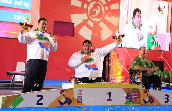 «سیامند رحمان» قهرمان پاراوزنه برداری جهان شد