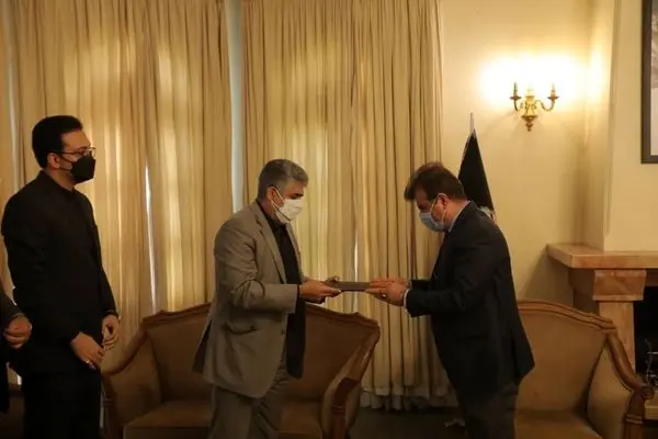 ابلاغ پیام تسلیت شهردار تهران به سفیر جمهوری اسلامی افغانستان، توسط شهردار منطقه 2

