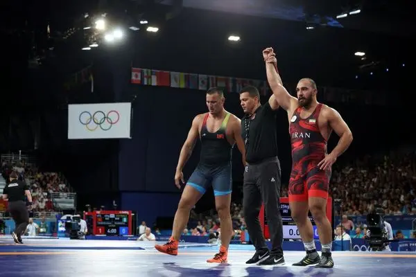 صعود امیرحسین زارع به یکچهارم نهایی کشتی آزاد