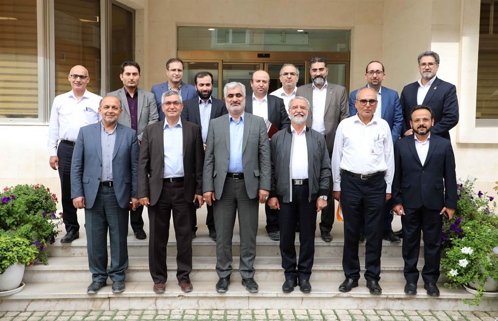 بازدید آقای نشان زاده (معاون برنامه ریزی و کنترل تولید) و آقای سلیمان زاده (مدیر تولید و زنجیره تامین) شرکت صنایع پتروشیمی خلیج فارس به همراه هیئت همراه از شرکت پتروشیمی پارس
