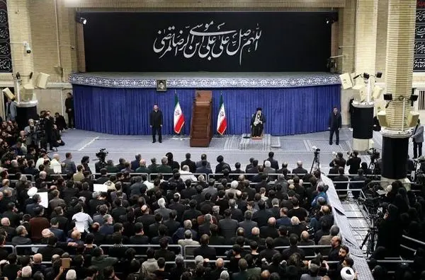 رهبر انقلاب: باید از رئیس جمهور حمایت شود