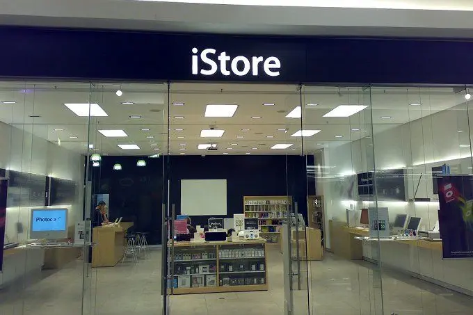  احتمال بسته شدن مغازه‌های اپل + عکس