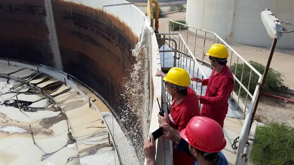 نصب و راه اندازی سیستم فوم دوزینگ مخازن دهگانه نفت در منطقه عملیاتی خارگ