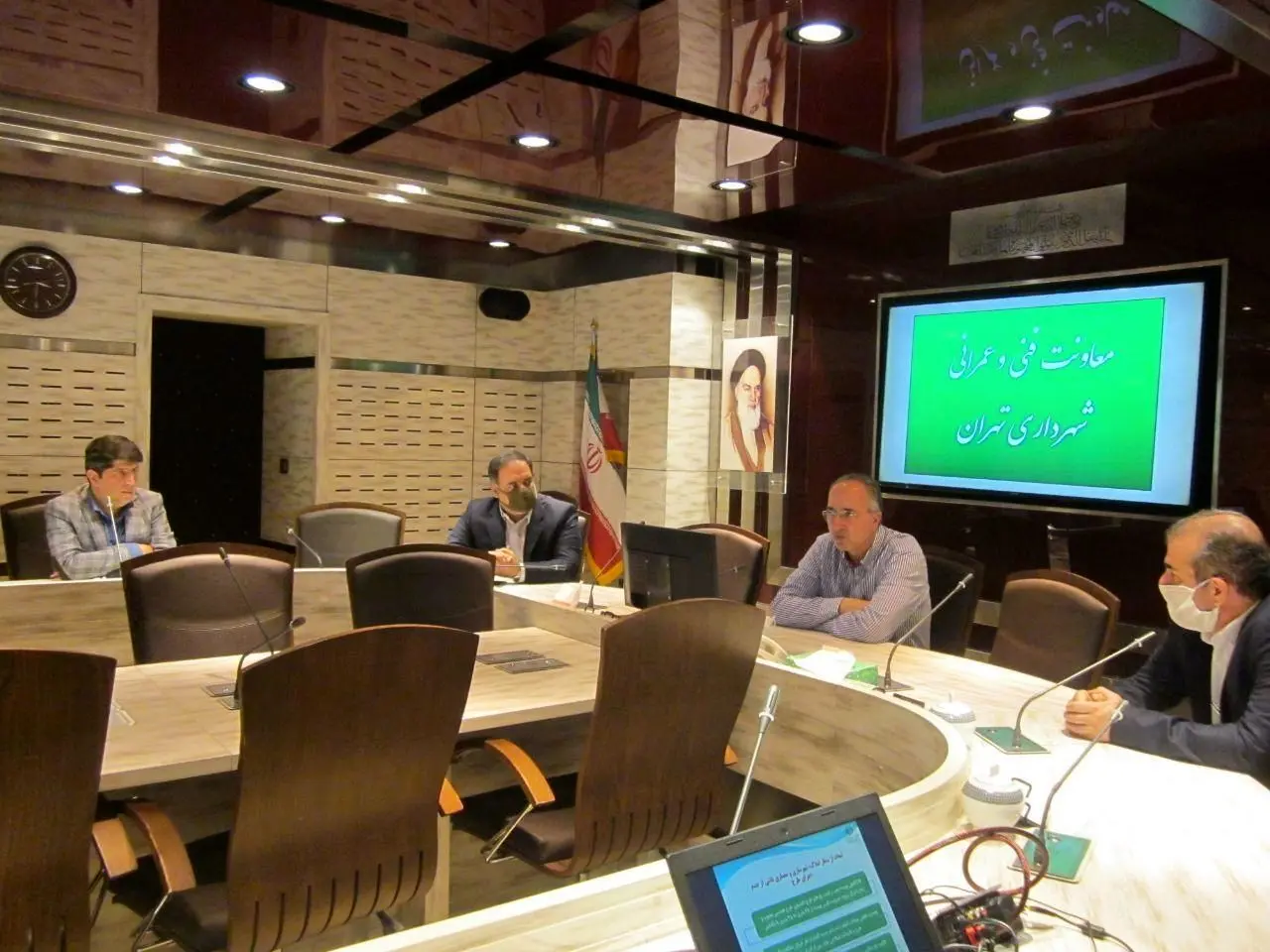 بررسی طرح های بازآفرینی فضاهای عمومی در منطقه 10

