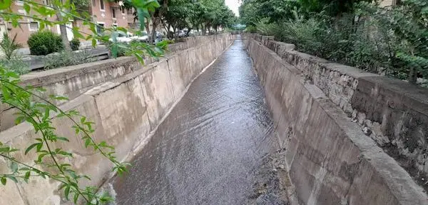 پاکسازی و لایروبی کانالها و معابر در راستای جلوگیری از آبگرفتگی های احتمالی