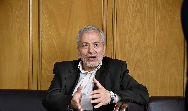 درآمد شهرداری تهران نباید از راه تراکم فروشی تأمین شود/ افشانی با آسیب رساندن به تهران مدیریت نمی کند