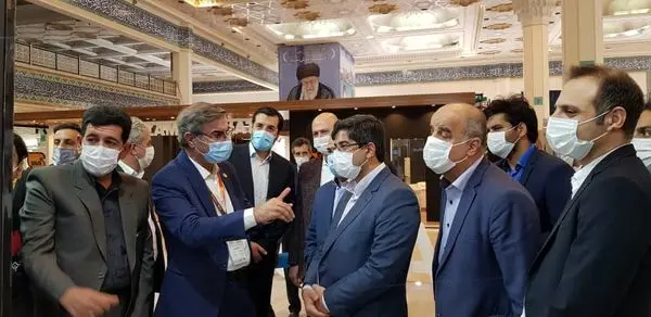 بازدید دکتر زرندی  از غرفه شرکت معدنی و صنعتی چادرملو