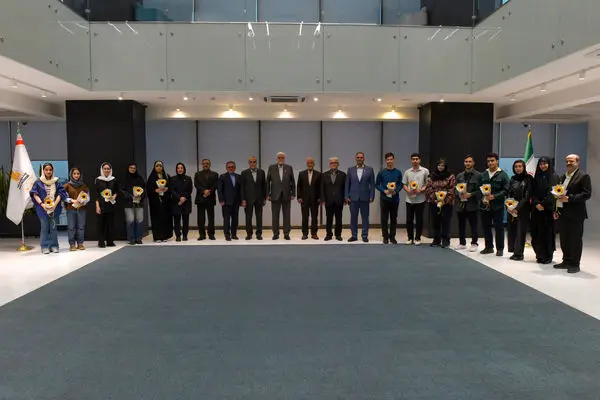 بانک پاسارگاد برای هجدهمین سال متوالی از رتبه‌های برتر کنکور سراسری تقدیر کرد