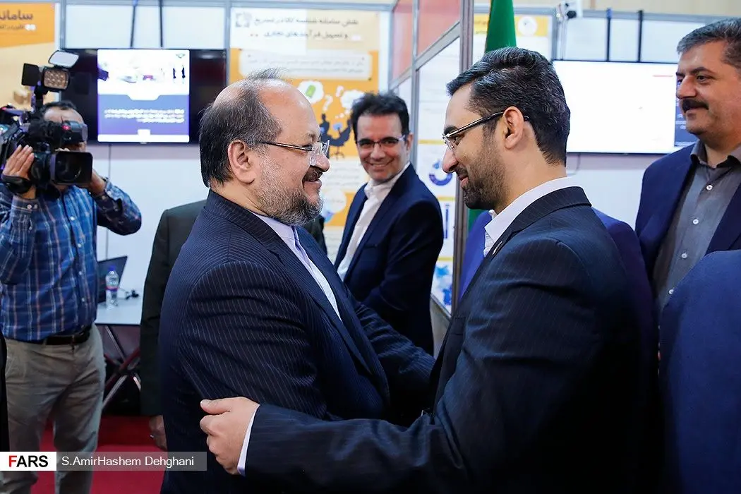 خوش و بش دو وزیر جنجالی دولت/عکس