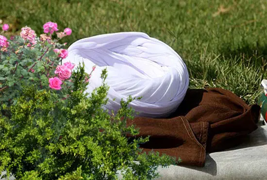 امام جمعه ای که در استخر به منبر رفت! +عکس