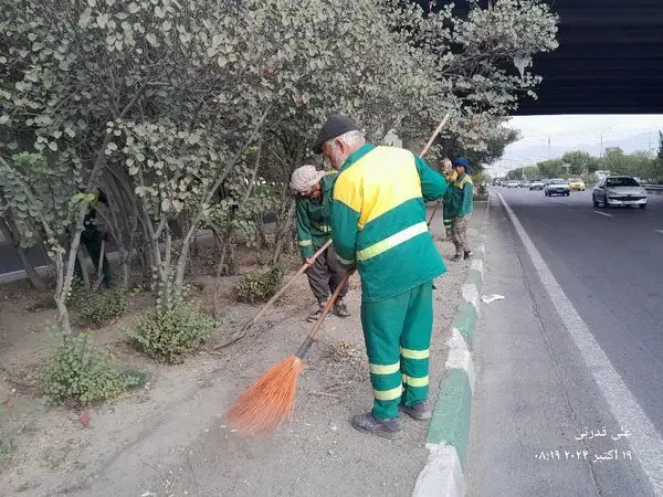 سه کیلومتر از فضای سبز حاشیه بزرگراه شهید کاظمی نونوار شد

