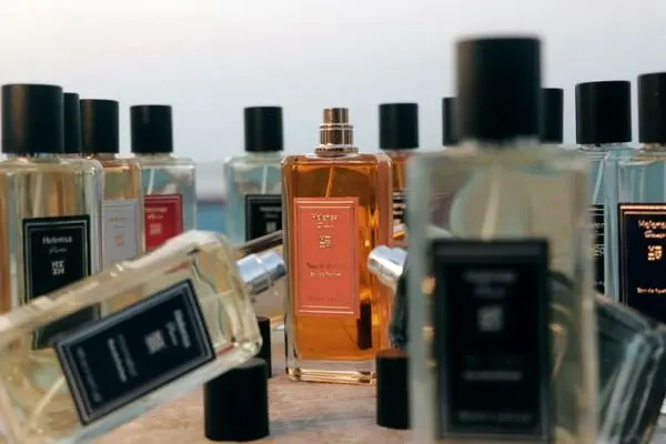 از کجا ادکلن اصل بخریم؟ معرفی بهترین فروشگاه های عطر و ادکلن اصل در ایران