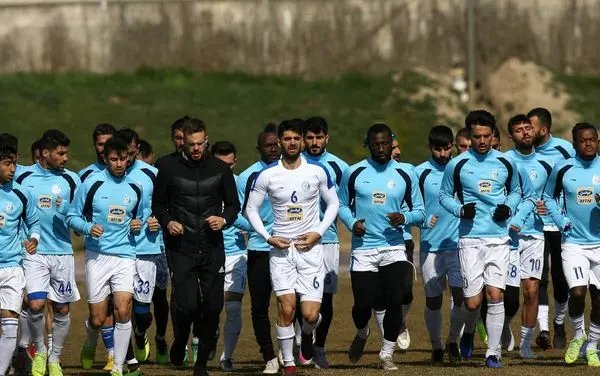 حواله استقلالیها پاس نشد