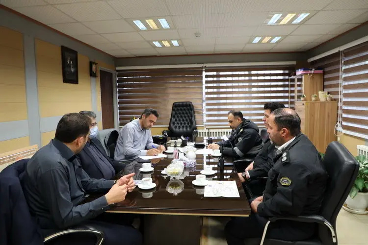 نشست پلیس راهور و بهشت زهرا(س) برای روزهای پایانی سال

