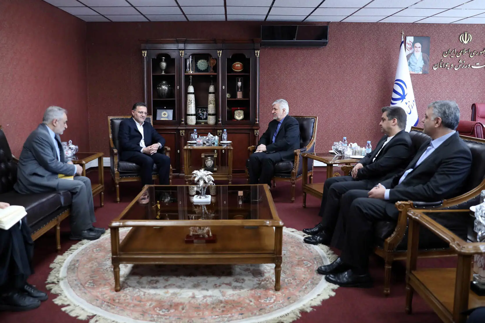 تعامل ایران با چین در هر دو حوزه ورزش و جوانان باشد