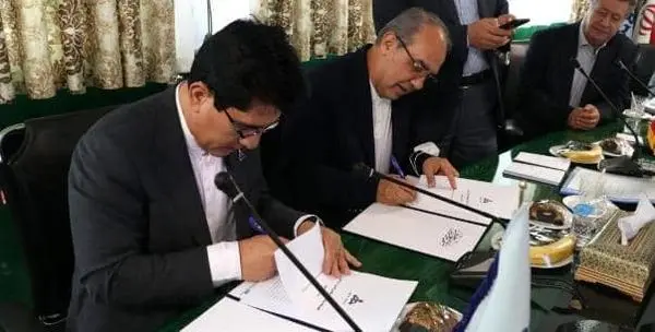 امضای تفاهمنامه سرمایه گذاری و همکاری تجاری و بازرگانی ایران در شرکت پالایش نفت اصفهان