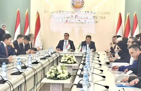 تقویت سرمایه گذاری و همکاری‌های صنعتی و معدنی ایران و تاجیکستان