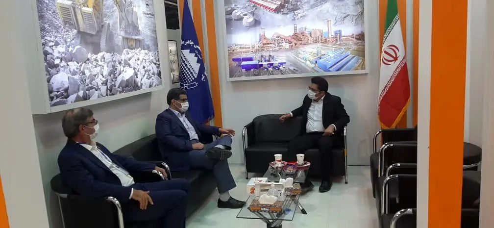 نشست جانشین مدیر مجتمع معدنی چادرملو با مدیر توسعه بازار پارک علم و فناوری یزد 