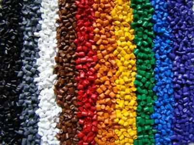عرضه 134 هزار تن مواد پلیمری و شیمیایی در بورس کالا

