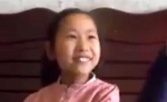 
دختری که زندگی‌اش روی انگشتان پایش می‌چرخد + عکس
