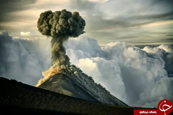 برجی از دود سیاه آتشفشان در عکس روز نشنال جئوگرافیک+عکس