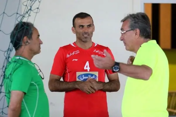 برخی می‌خواهند هواداران را فریب دهند