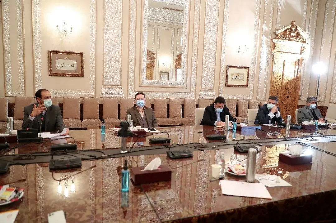 برگزاری نشست اعضای هیات مدیره و هیات عامل بانک ملی ایران
