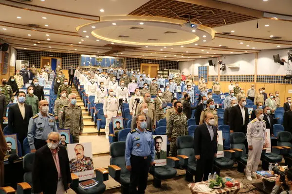 با حضور وزیر ورزش و جوانان و امیر دریادار سیاری: از طرح ملی (ارتش آماده و فعال) با حمایت بیمه حکمت رونمایی شد